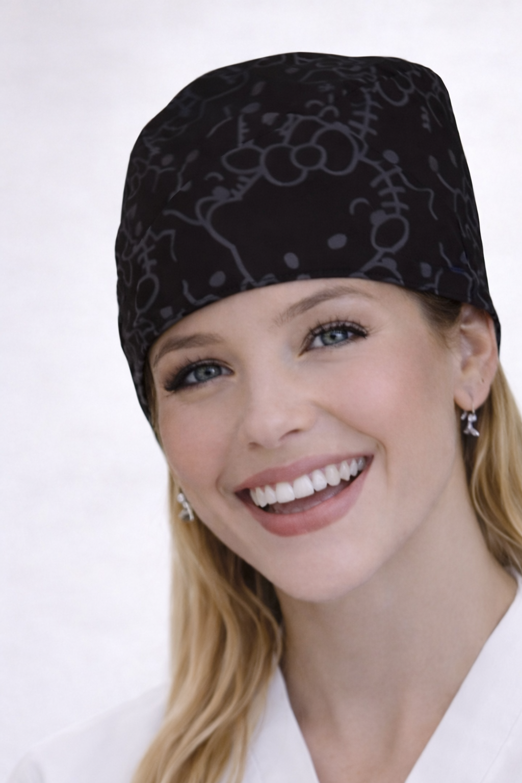 Cuffietta Chirurgica Nera Hello Kitty per Infermieri, Medici, Operatori Sanitari