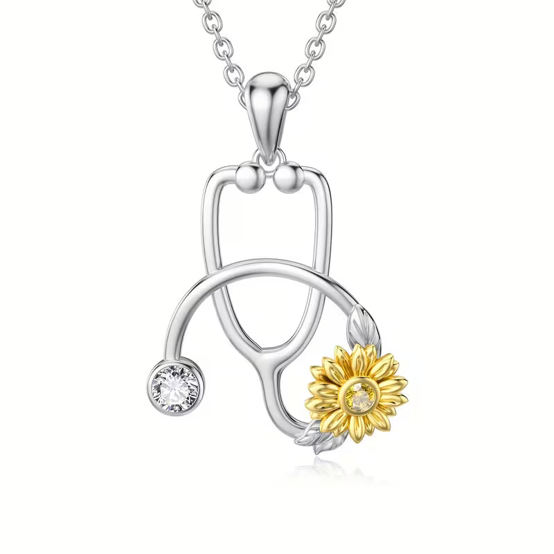 Collana Stetoscopio Margherita in Argento placcato Oro Bianco con Pietra Portafortuna